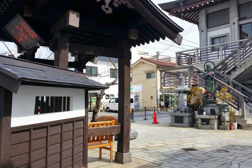 Genchi Well area on matsumoto street. Backpacking japan travel blog