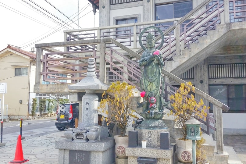 Genchi Well area on matsumoto street. Backpacking japan travel blog