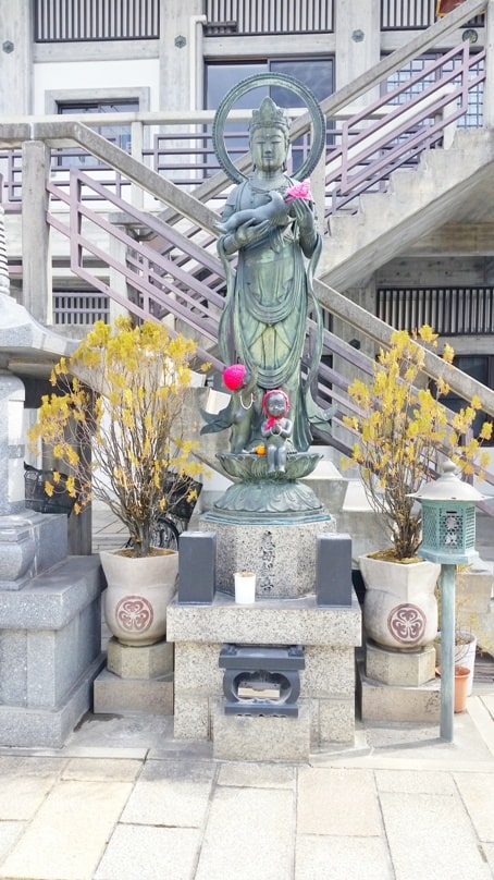 Genchi Well area on matsumoto street. Backpacking japan travel blog