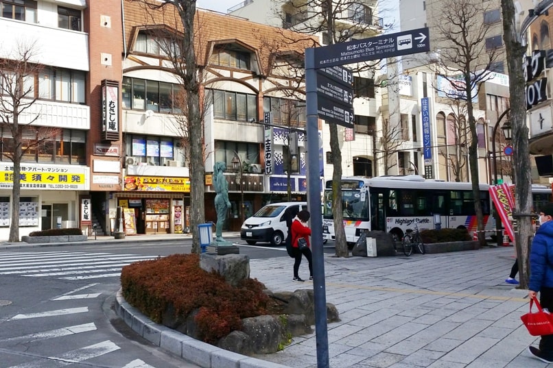 How to get from Matsumoto train station to bus station: direction to bus terminal. Backpacking japan travel blog