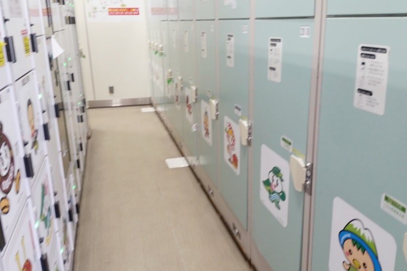 Nagano station coin lockers for luggage storage. Backpacking Japan travel blog