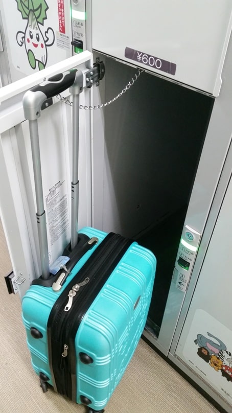 Nagano station coin lockers for luggage storage. suitcase size. Backpacking Japan travel blog