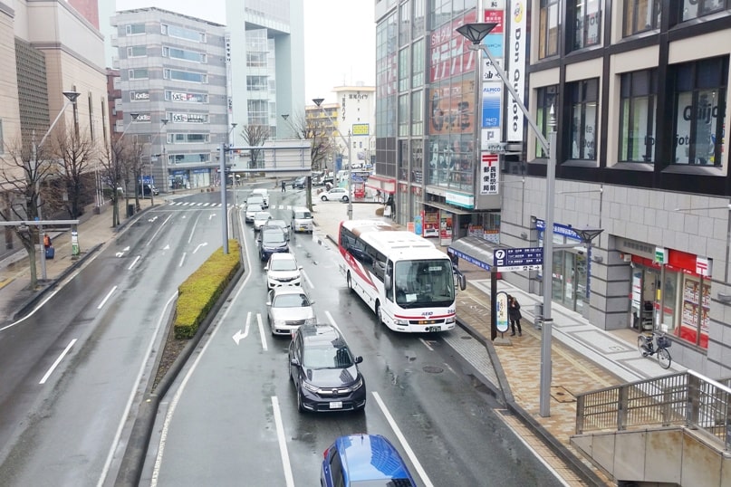Nagano station coin lockers. arrive at nagano station by bus. Backpacking Japan travel blog