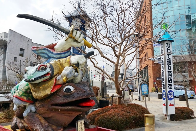 Nawate Street aka Frog Street in Matsumoto Japan. Backpacking japan travel blog