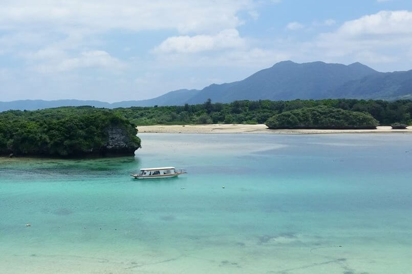 Worst time to visit Japan. Seasons in Japan with crowds: tropics in Japan. japan travel blog