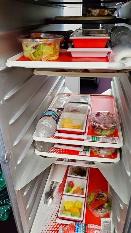 japan airlines food. japan airlines meal. jal food. jal meal. international flight from the US, chicago to Japan. chicago to tokyo.