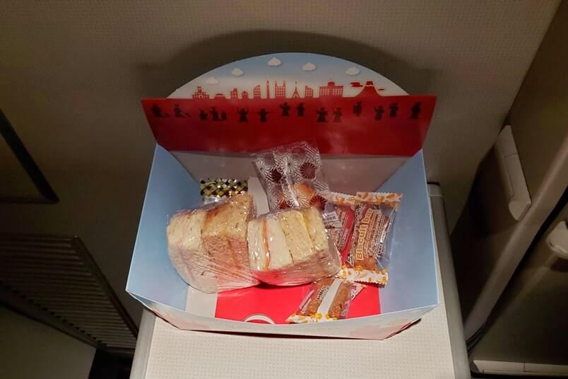 what to bring on plane to japan. should you bring food on a flight to japan